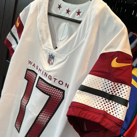 Terry McLaurin NFL Washington Commanders Nike Authentic Vapor Elite NFL Jersey - Picture 4 of 11